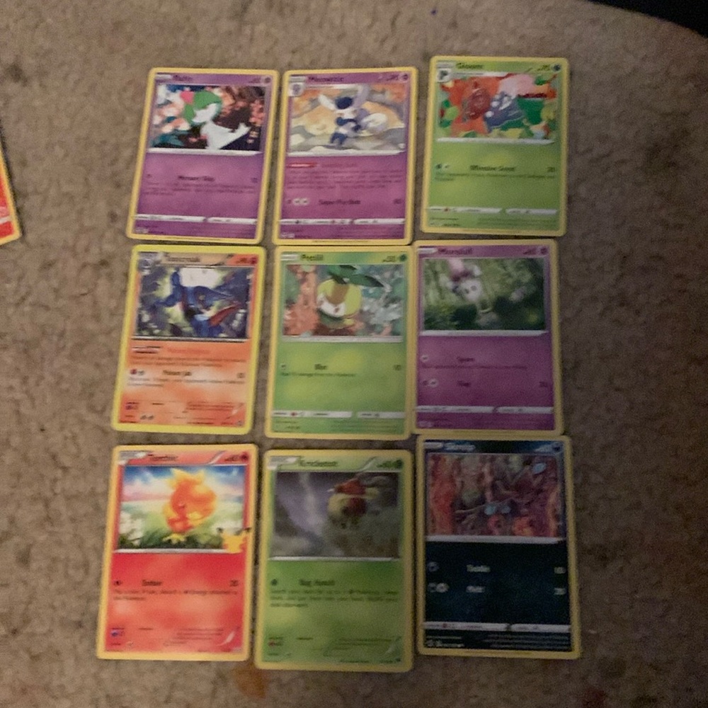 9 Pokémon cards